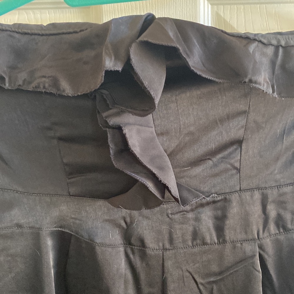 Black jump cropped jumpsuit with ruffle accent - Picture 2 of 3